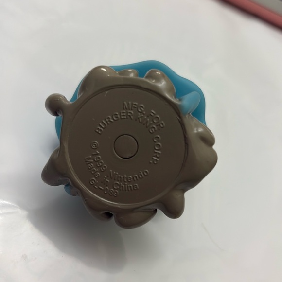 1999 Burger King Pokemon #73 Tentacruel with Pokeball - Picture 7 of 12